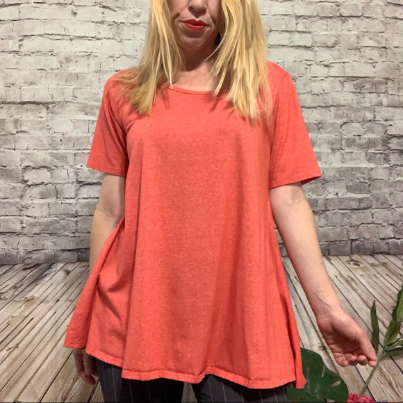 ‼️LULAROE PERFECT T Red Size Medium‼️ - Picture 13 of 16